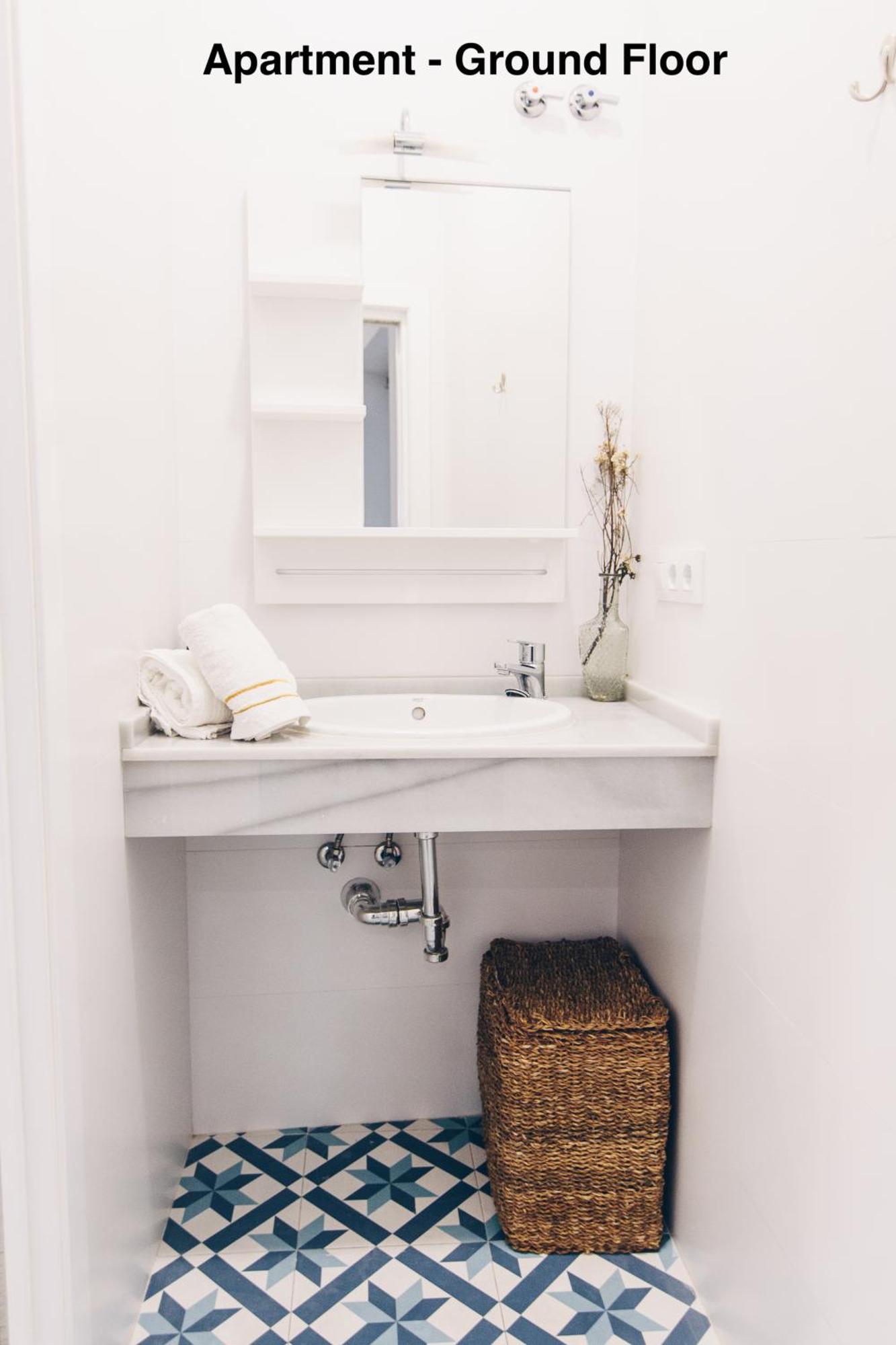 Casa Piratas Y Mina Apartment Кадис Екстериор снимка